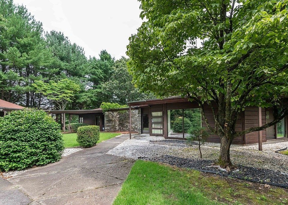 150 St, Attleboro, MA 02703 Zillow