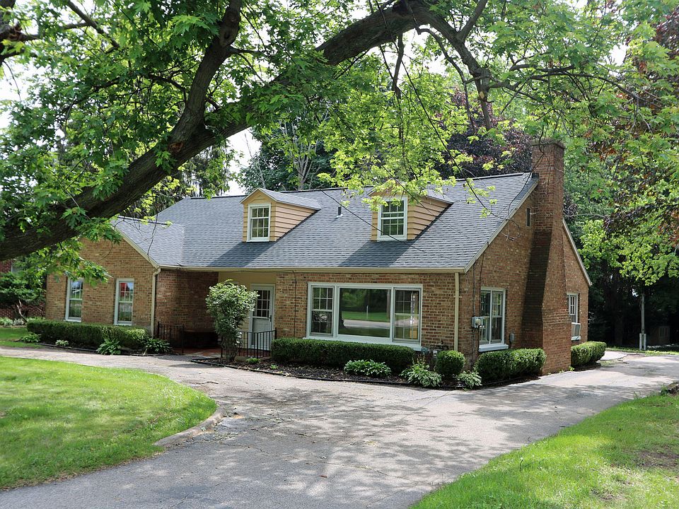 1st image of 3323 Lakeshore Dr
