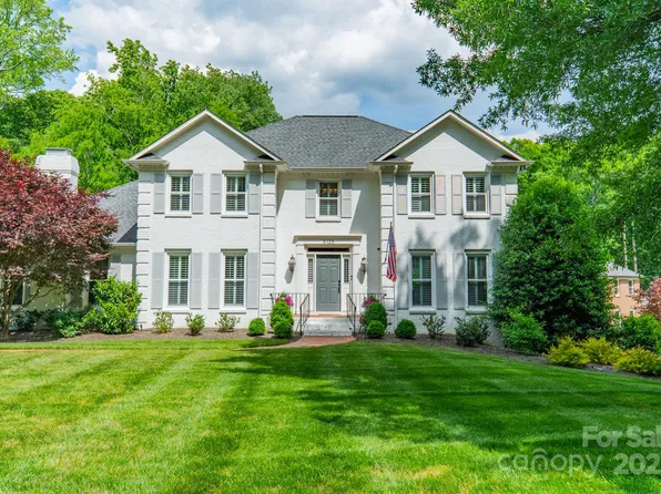 5135 Winding Brook Rd, Charlotte, NC 28226