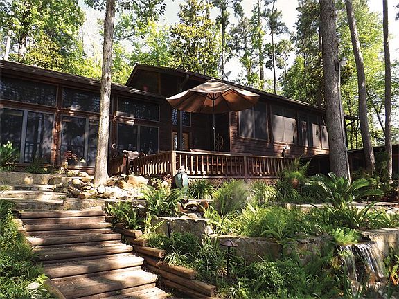 4th image of 370 Driftwood Dr