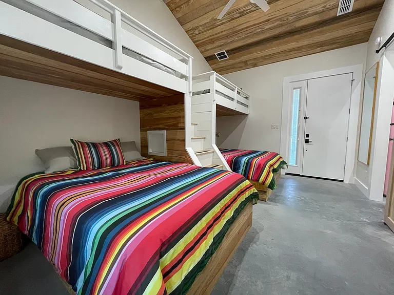 Two queen size beds