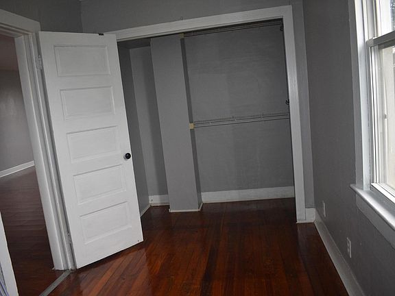 4th image of 23 Weiss St #1