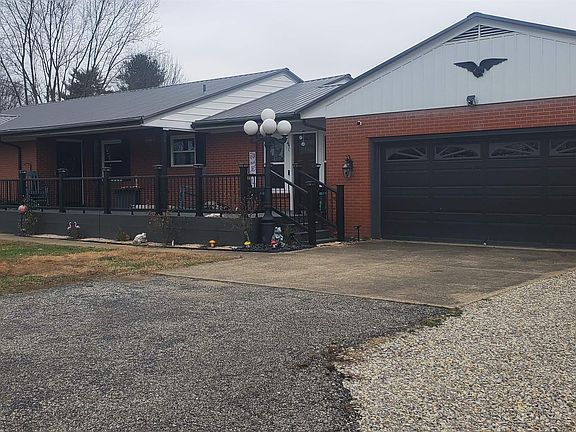 2nd image of 440 Greenup Rd