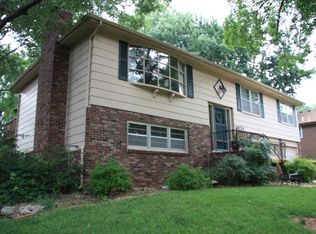 3024 Rimrock Dr, Lawrence, KS 66047