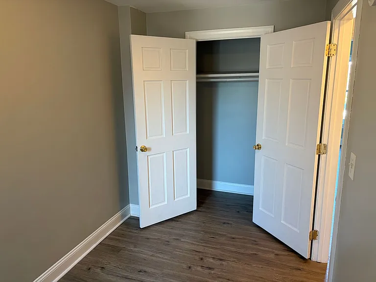 512 1/2 N Charlotte St — Photo 14