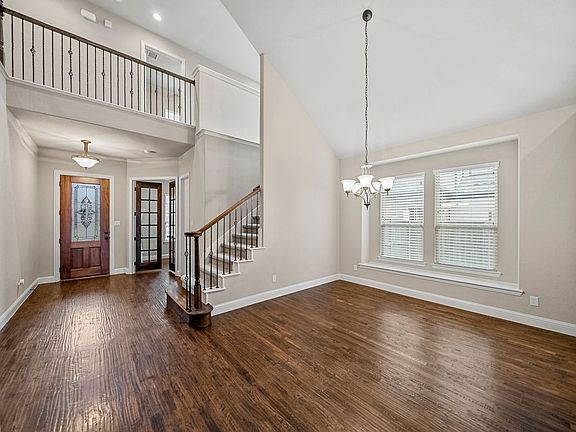 2nd image of 971 Sagebrush Dr