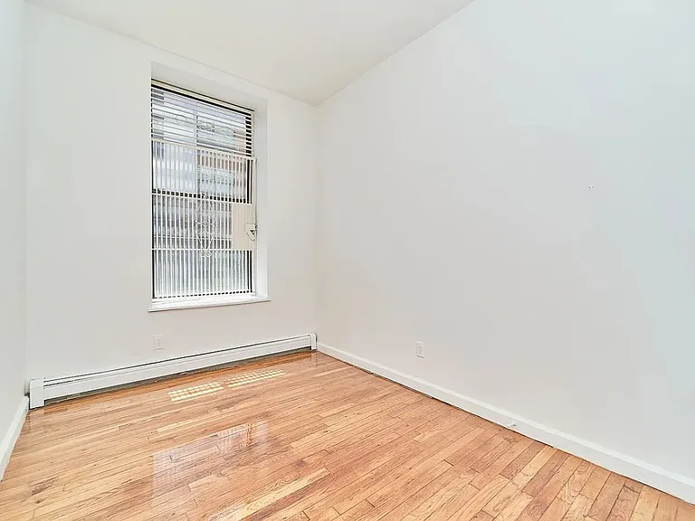 132 W 109th St #1D — Photo 4
