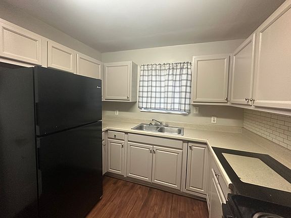 3rd image of 107 Cantal Dr APT A