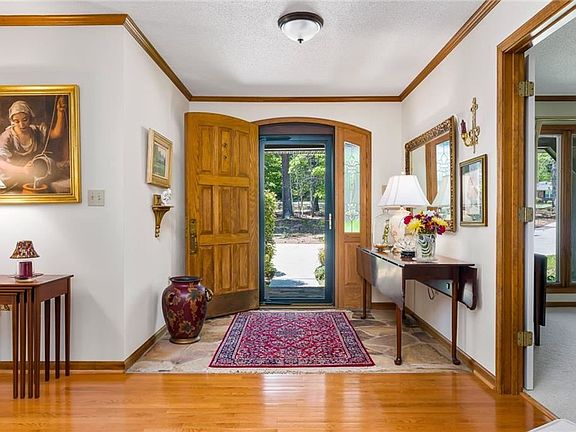 5th image of 1054 Marett Rd