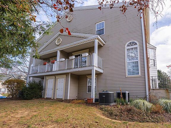 3rd image of 1981 Willings Ln