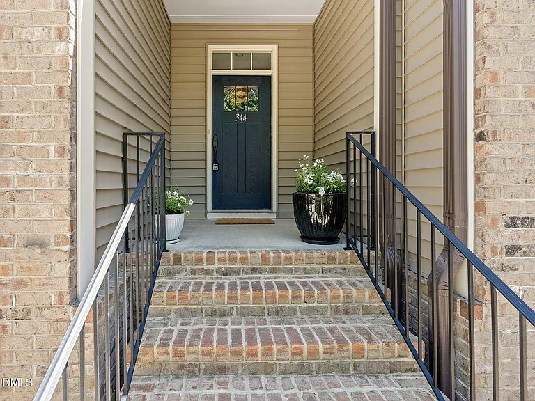 344 Rose Walk Ln — Photo 2