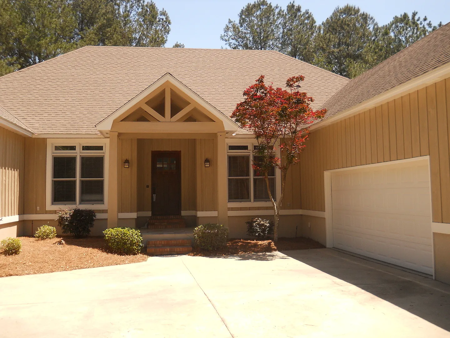 House with a POOL in the Stone Creek Subdivision! — Photo 1