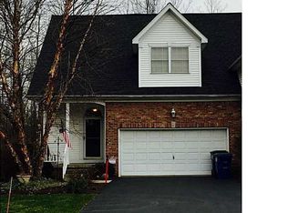 131 Berwick Ln, East Amherst, NY 14051