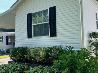 166 Ironwood Dr, Hendersonville, NC 28739