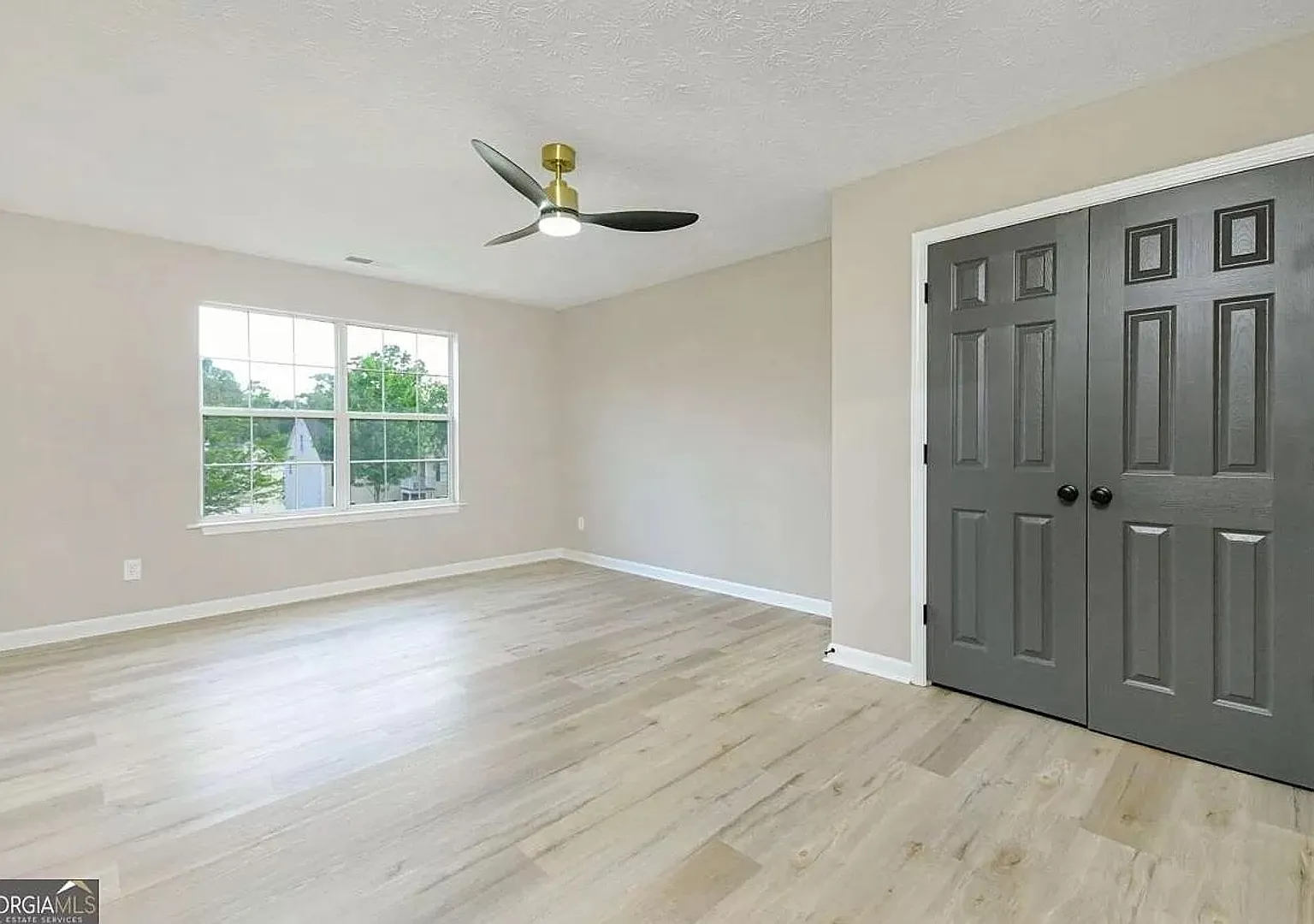 Room in 6 Bedroom Home at Brown Dr — Photo 2