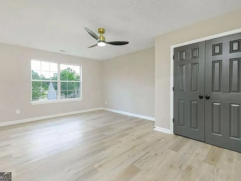 3840 Brown Dr — Photo 2