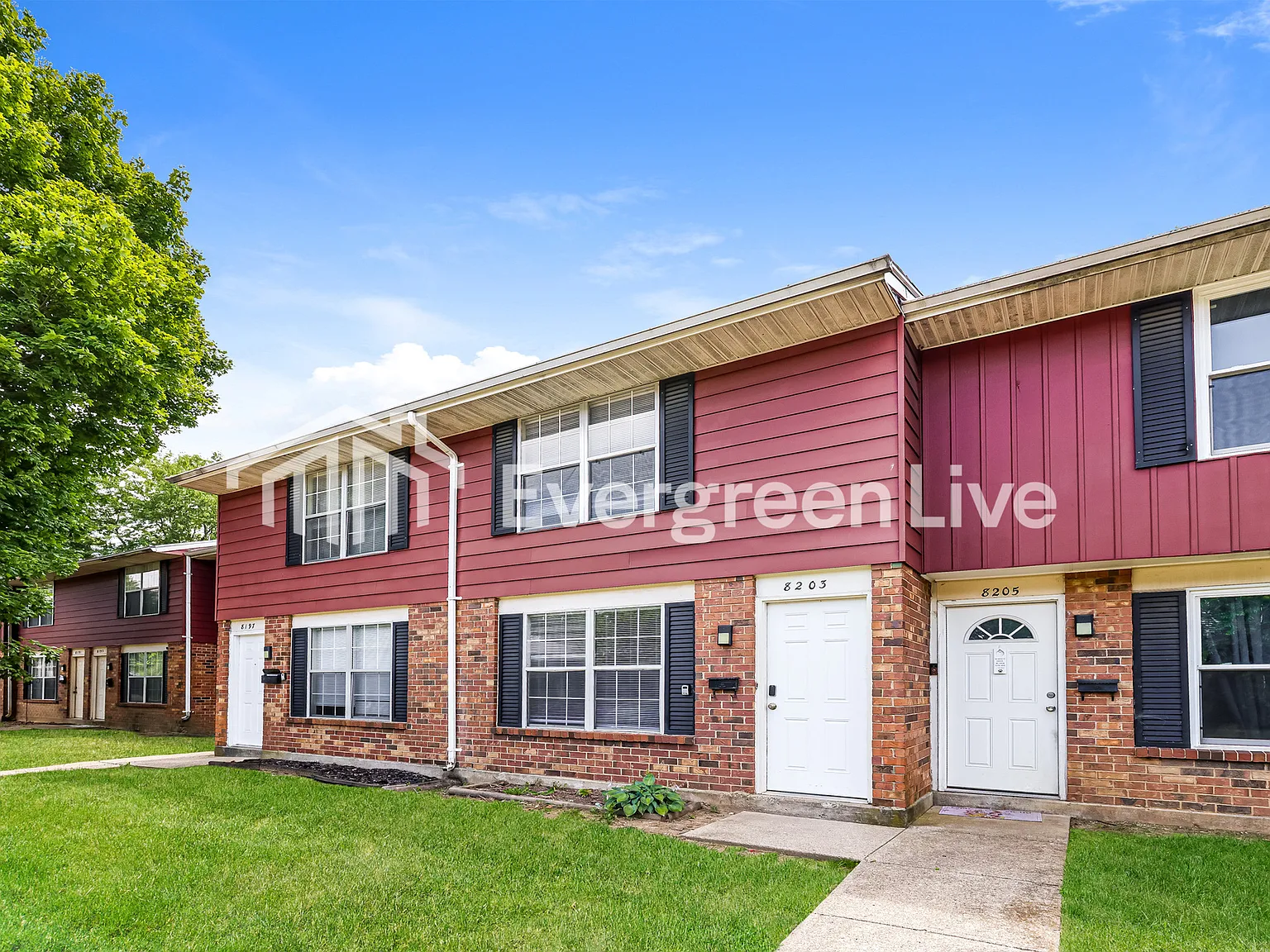 2 bed, 1.5 bath, 1094 sqft, $995 — Photo 2