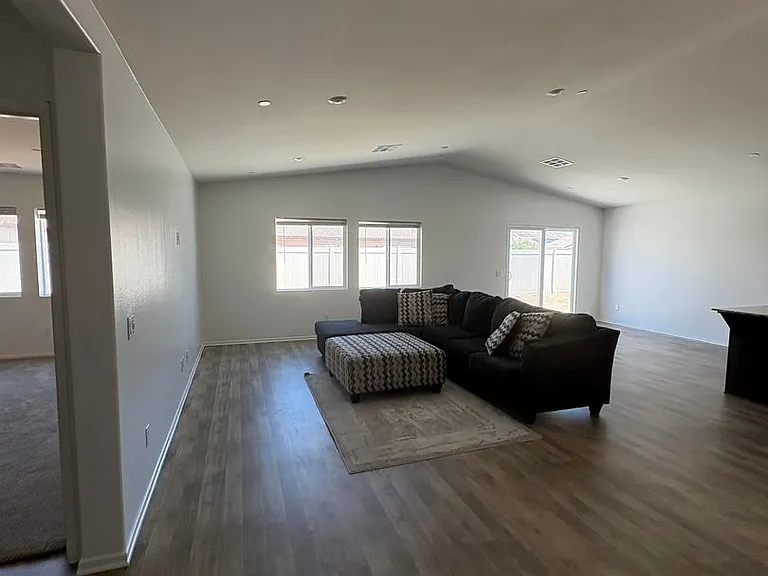 1460 Caprice Ct — Photo 2