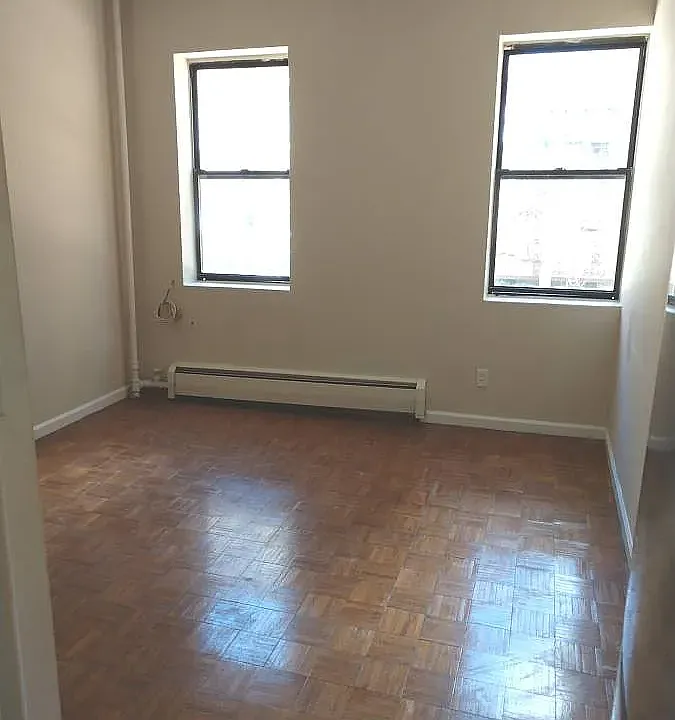 240 E 23rd St #4A