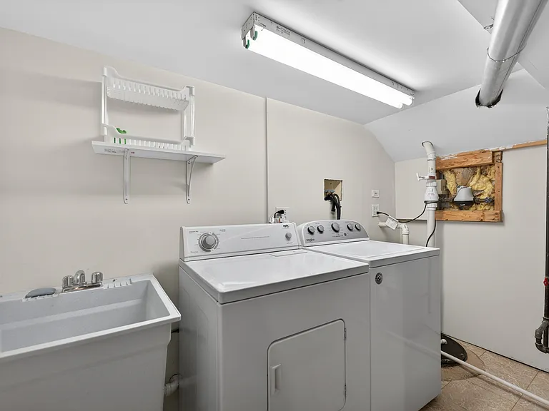 212 Amherst Ct #C — Photo 39