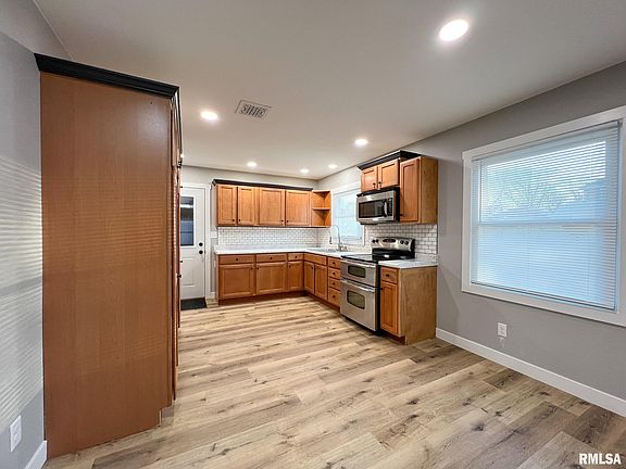 2nd image of 108 Saint Anthony Ct