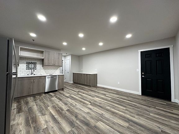 2nd image of 1111 11th Ave N #11