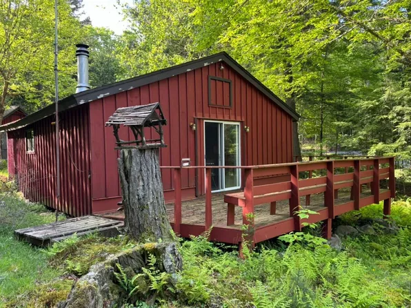 704 Bartlett Carry Rd, Tupper Lake, NY 12986