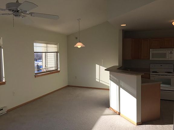 3rd image of 290 Prairie Heights Dr APT 314