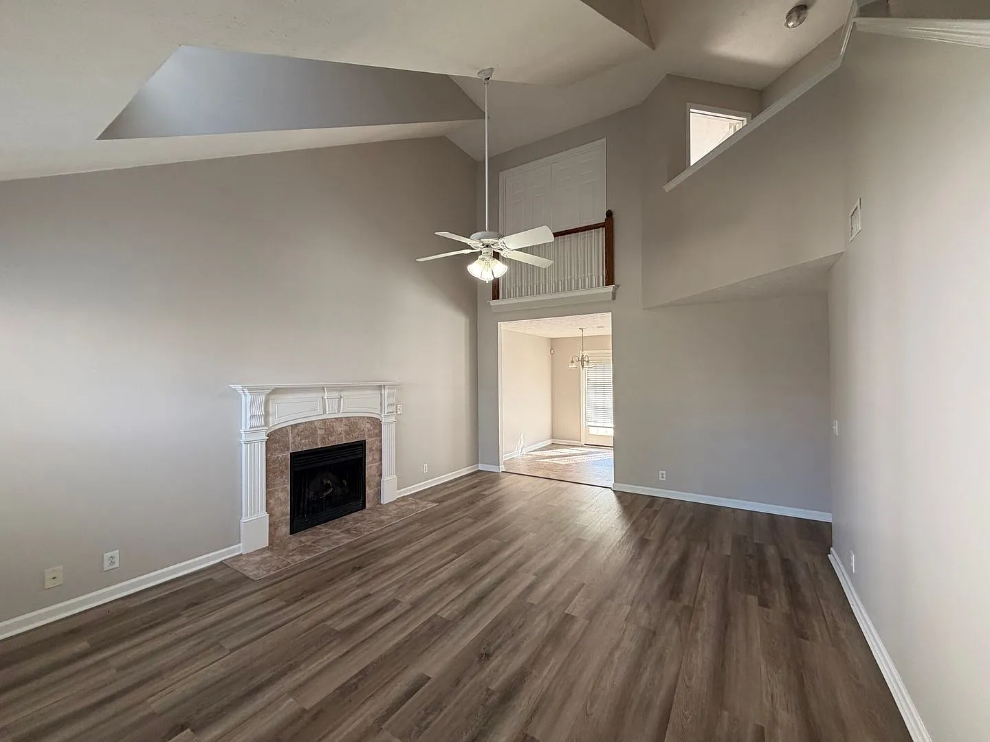 1/2 Off First Month's Rent!! 3br 2.5b Home + Office/Study & Bonus Room Located In Murfreesboro — Photo 2