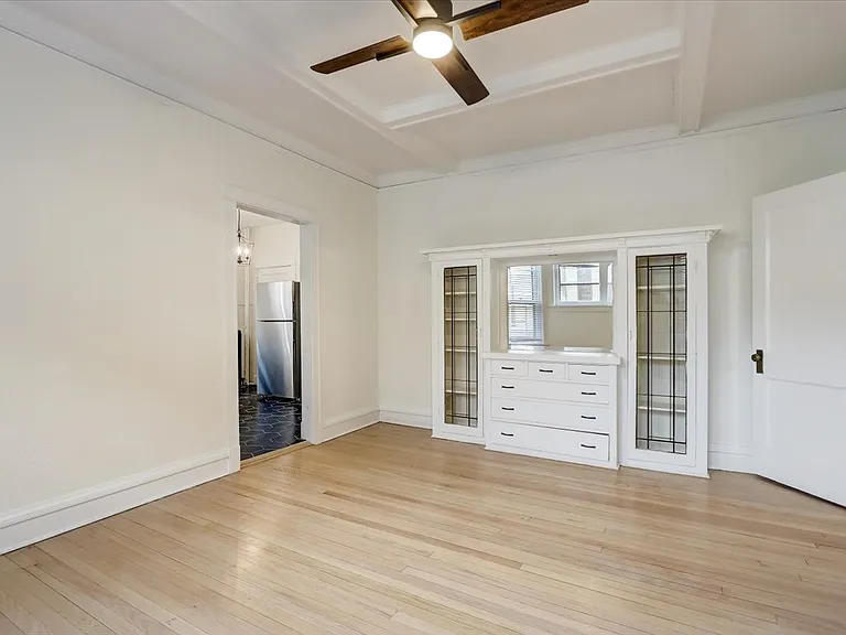 2632 N Prospect Ave — Photo 10