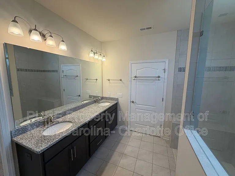 13818 Berkley Ave — Photo 27