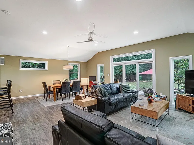 5223 Yorktown Blvd — Photo 16