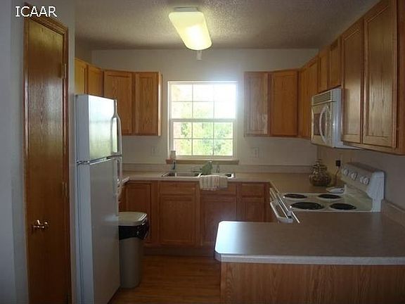 3rd image of 60 Cherry Ct APT 5