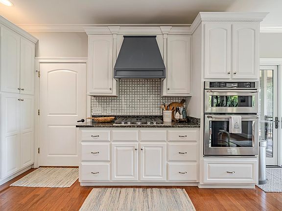 5th image of 1160 Sandpiper Pt