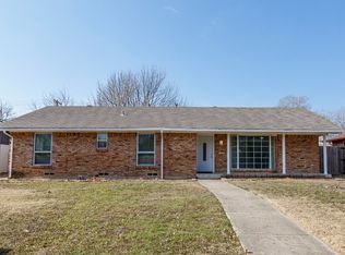 704 S Waterview Dr, Richardson, TX