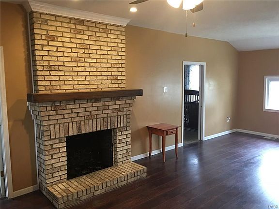 4th image of 6078 1st Ave