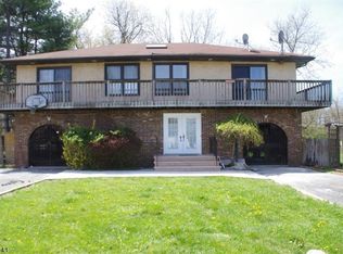 31 Busse St, Lincoln Park, NJ 07035