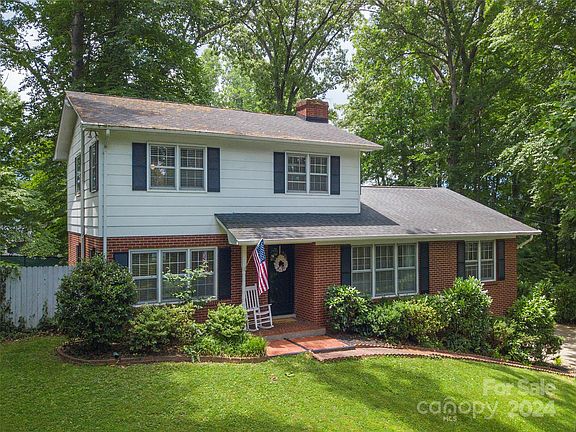 2nd image of 112 Hazelview Dr
