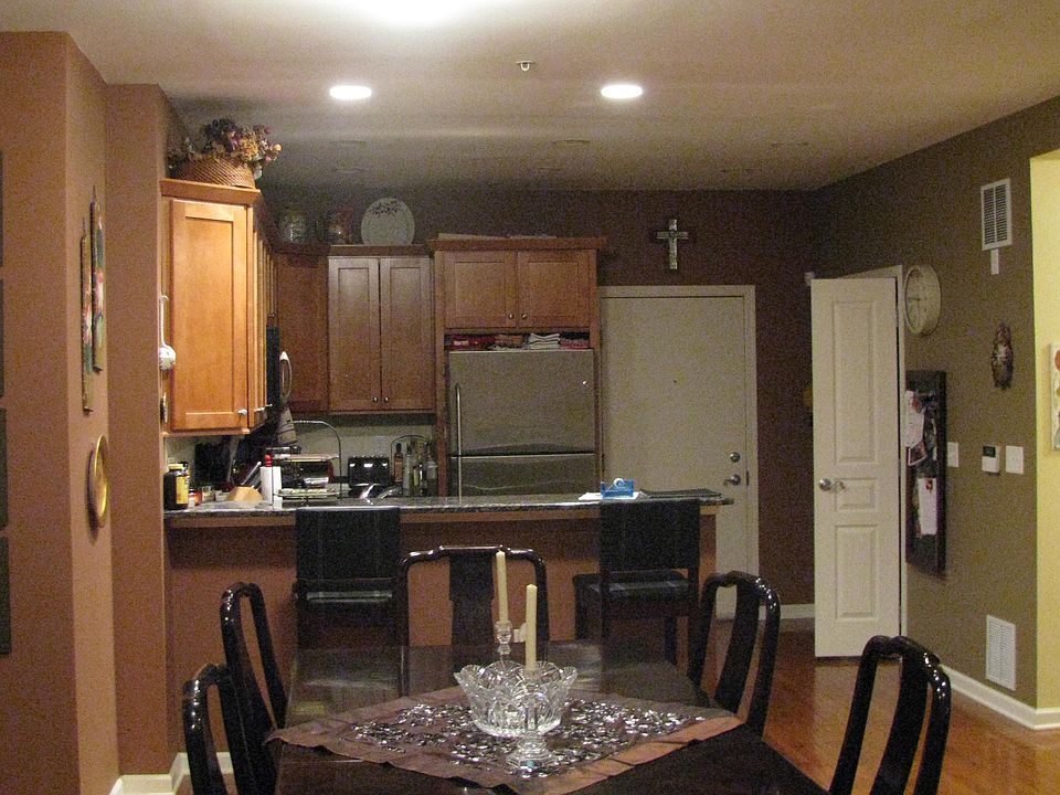 Kitchen & Dining