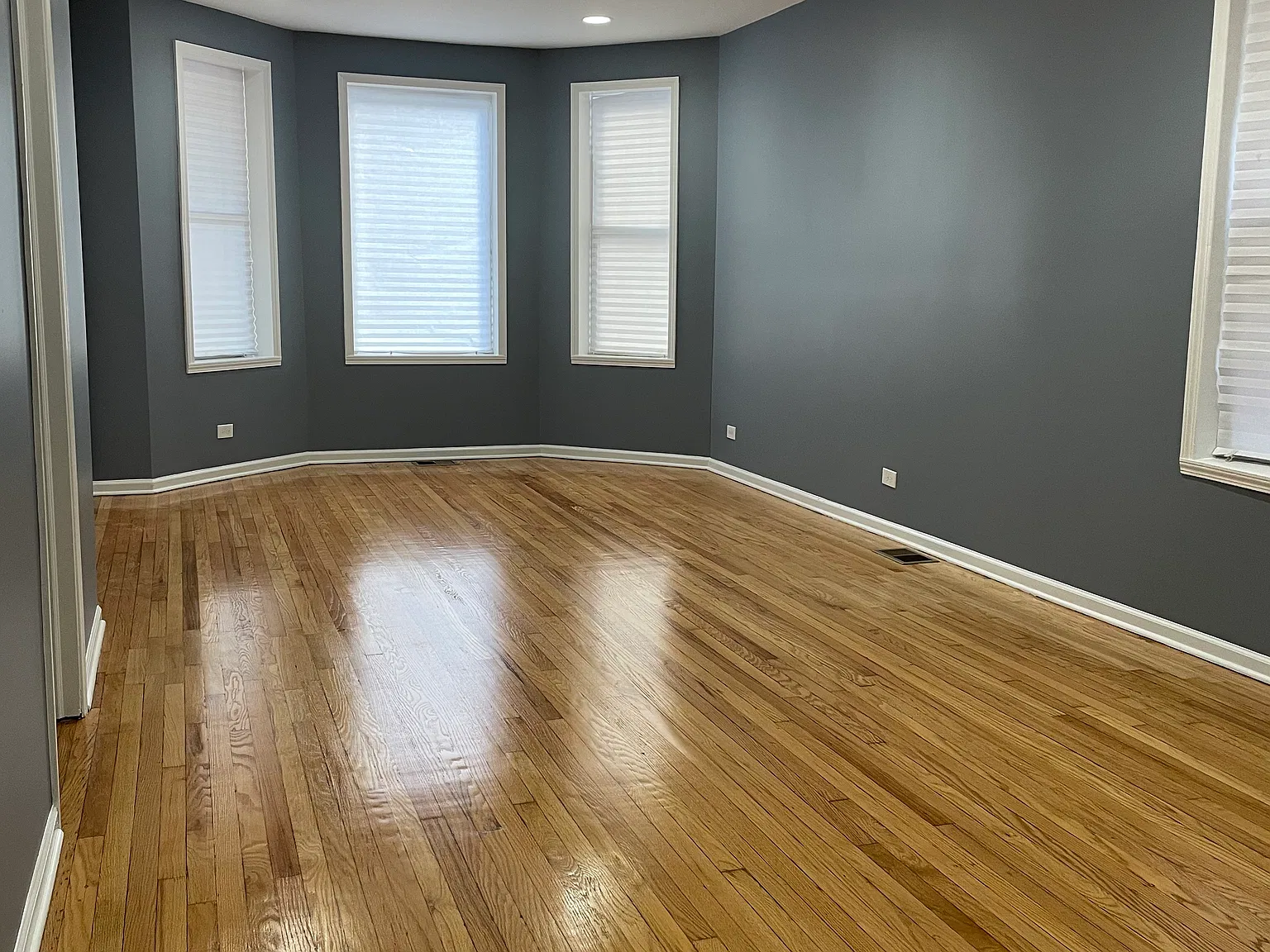 3 bed, $1,700 — Photo 2