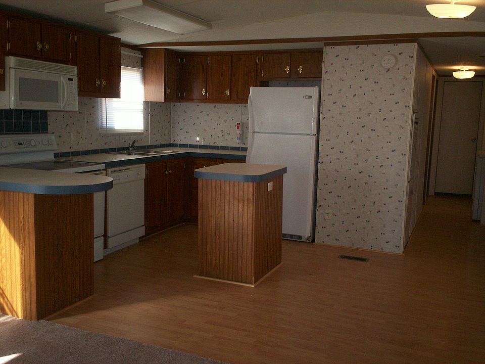 2nd image of 9429 SE 29th St Trlr 96