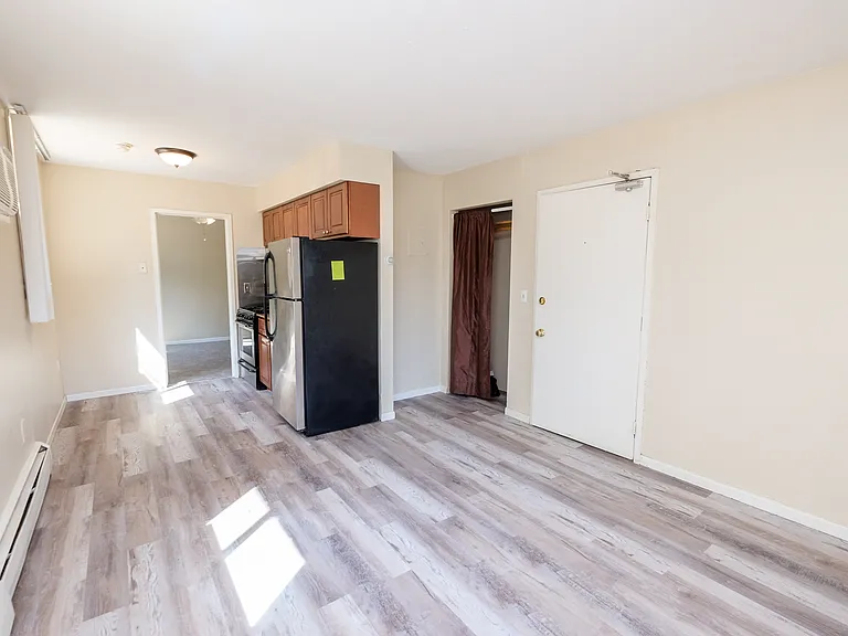 Minnehaha Apartments — Photo 26