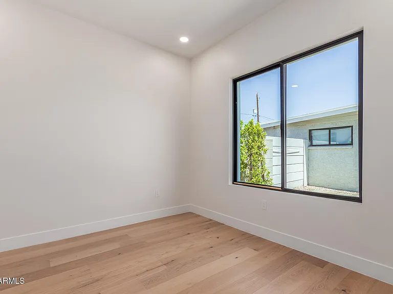 3014 E Avalon Dr — Photo 27