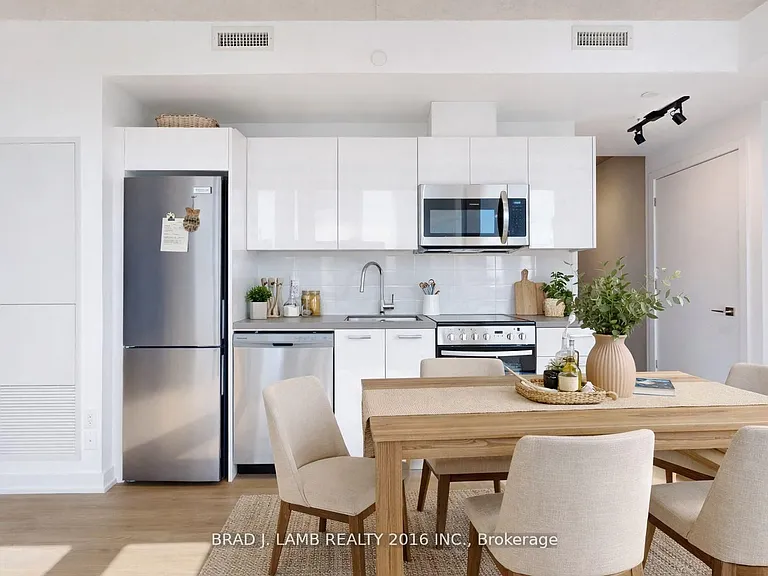 284 King St E #2505 — Photo 2
