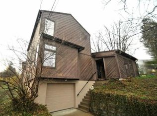 3556 Grandin Rd, Cincinnati, OH 45226