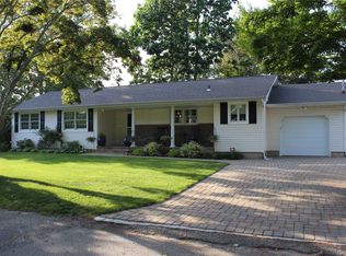 33 Trask Ln, Babylon, NY 11702