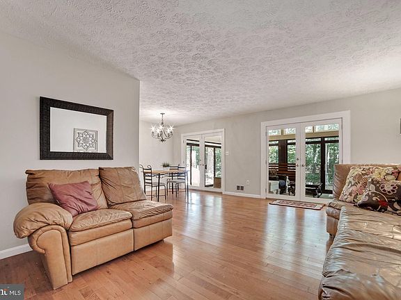 4th image of 15815 Vista Dr