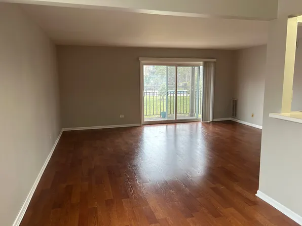 2300 Beau Monde Ln APT 201, Lisle, IL 60532