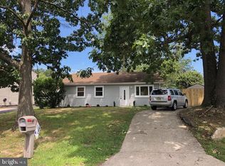 4 Lincoln Ave, Sicklerville, NJ 08081