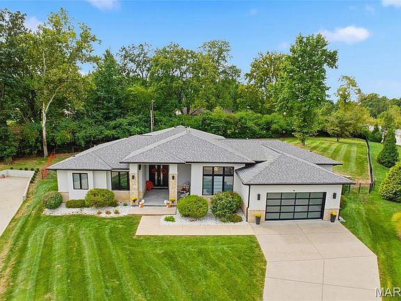 2nd image of 10147 Fieldcrest Ln